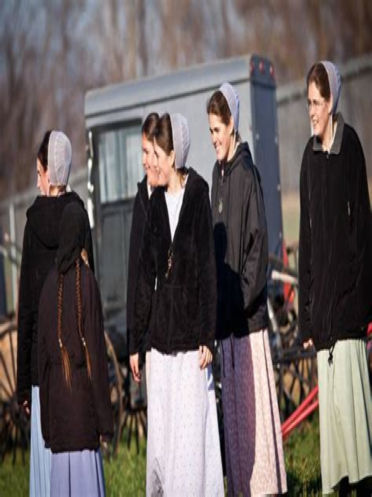 How can you tell if a Amish woman is married?
