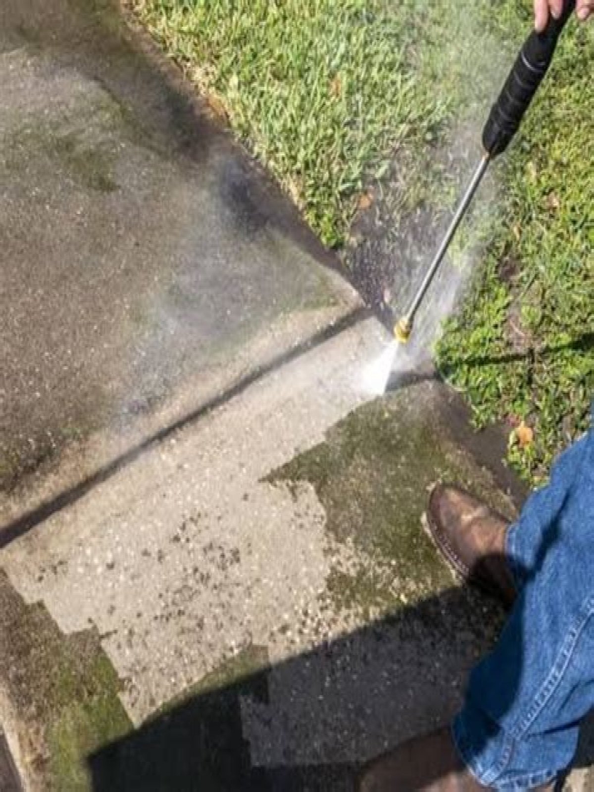 How much psi do I need to pressure wash my driveway?