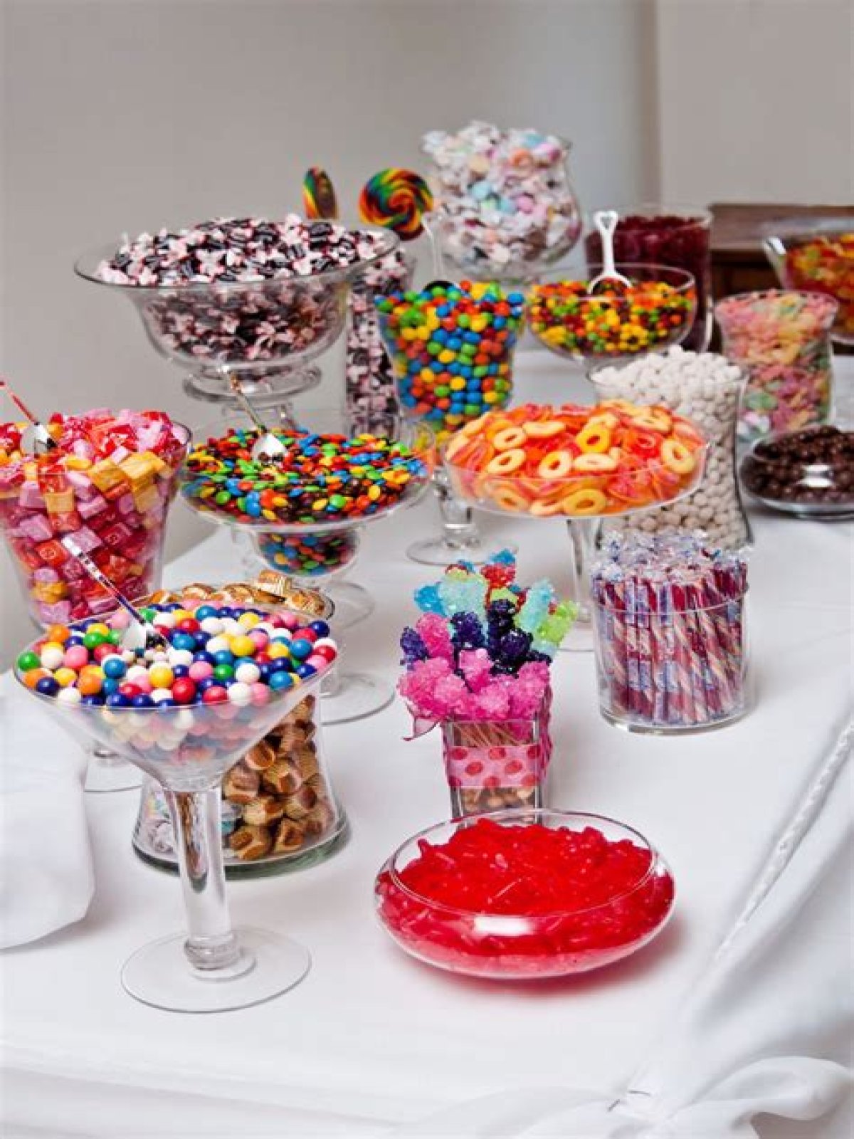 What can I put on a candy table