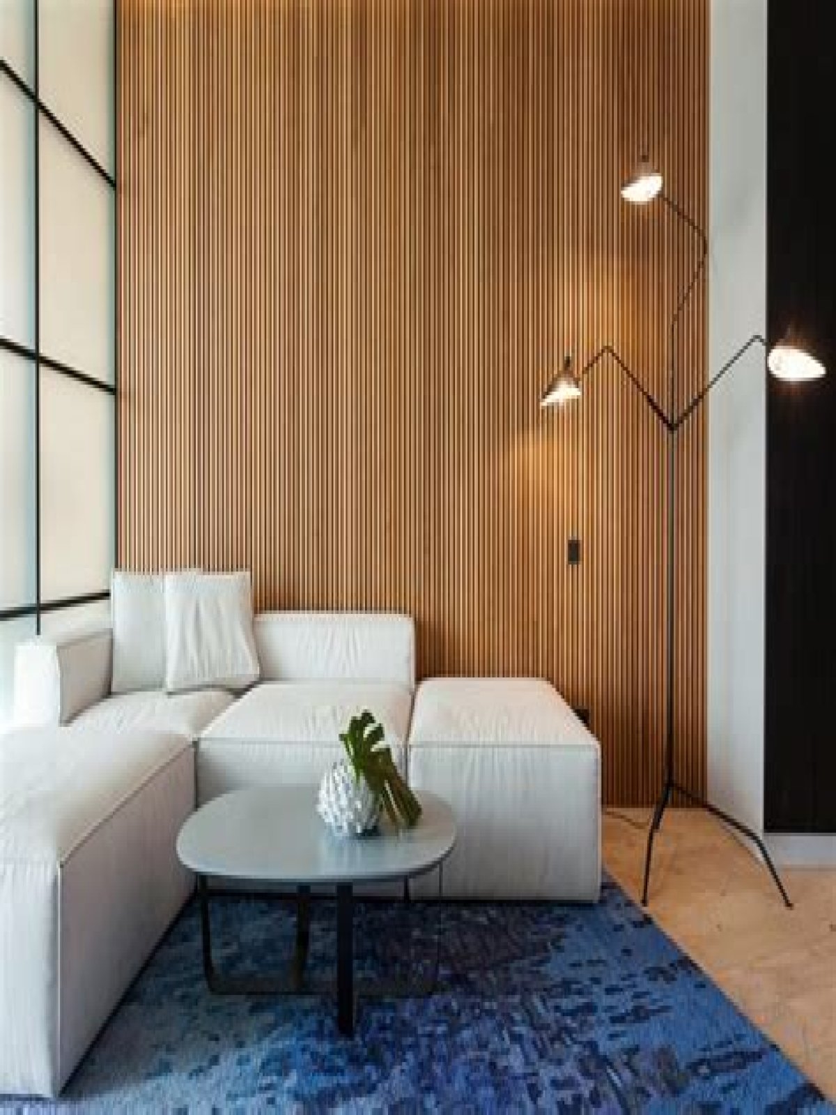 What colors go with wood panels